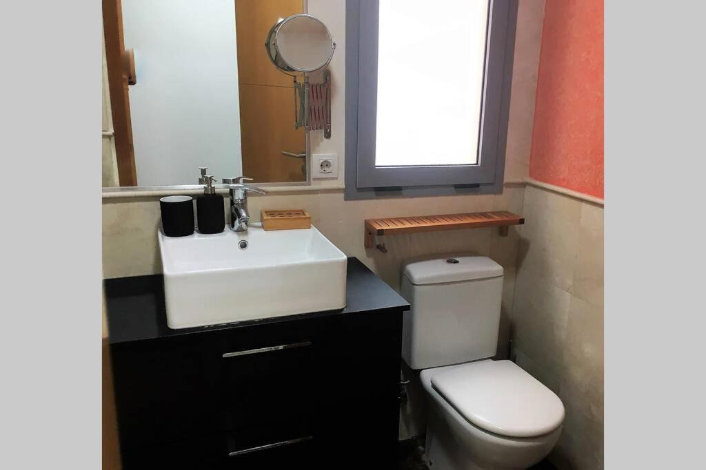 Chill Out Ground Floor Apartm +Private Garden+Wifi Retamar  Zewnętrze zdjęcie